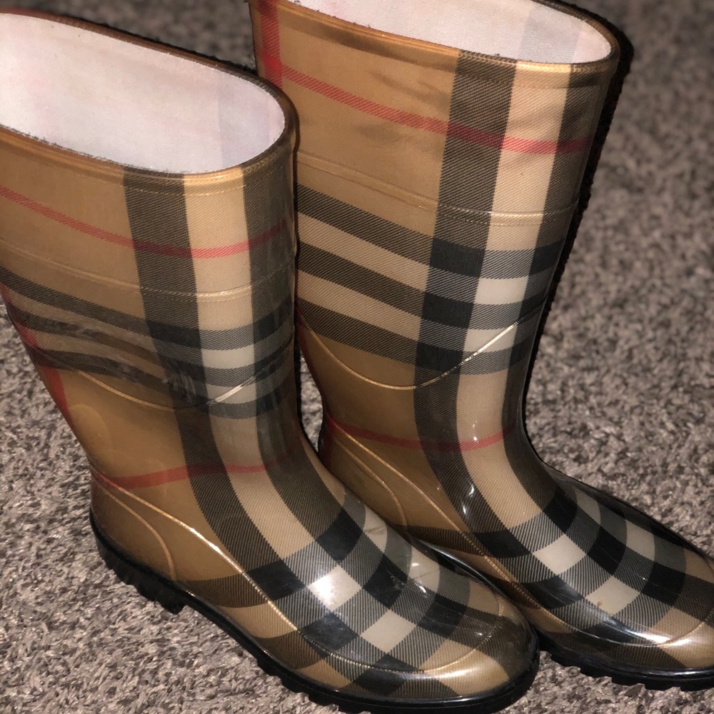 Boots - Picture 2 of 4